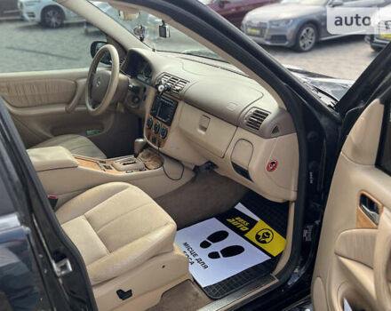 Чорний Мерседес М-Клас, об'ємом двигуна 4 л та пробігом 319 тис. км за 10700 $, фото 19 на Automoto.ua