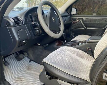 Черный Мерседес М-Класс, объемом двигателя 2.69 л и пробегом 345 тыс. км за 8200 $, фото 13 на Automoto.ua