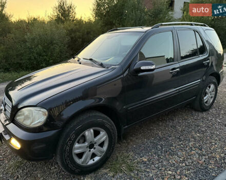 Черный Мерседес М-Класс, объемом двигателя 2.69 л и пробегом 370 тыс. км за 7500 $, фото 1 на Automoto.ua