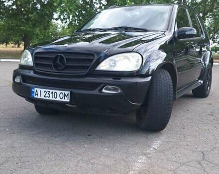 Черный Мерседес М-Класс, объемом двигателя 3.7 л и пробегом 322 тыс. км за 6000 $, фото 1 на Automoto.ua