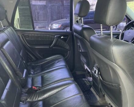 Черный Мерседес М-Класс, объемом двигателя 5 л и пробегом 266 тыс. км за 8600 $, фото 5 на Automoto.ua