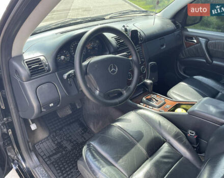 Черный Мерседес М-Класс, объемом двигателя 2.69 л и пробегом 425 тыс. км за 5300 $, фото 6 на Automoto.ua