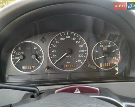 Чорний Мерседес М-Клас, об'ємом двигуна 4 л та пробігом 304 тис. км за 6900 $, фото 30 на Automoto.ua