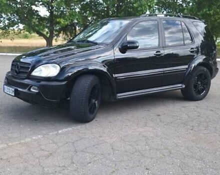 Черный Мерседес М-Класс, объемом двигателя 3.7 л и пробегом 322 тыс. км за 6000 $, фото 2 на Automoto.ua