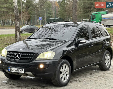 Черный Мерседес М-Класс, объемом двигателя 2.99 л и пробегом 350 тыс. км за 8700 $, фото 2 на Automoto.ua