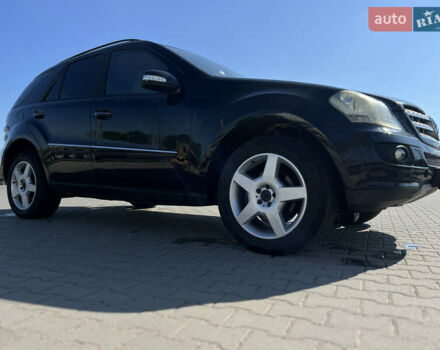 Черный Мерседес М-Класс, объемом двигателя 3 л и пробегом 337 тыс. км за 11500 $, фото 2 на Automoto.ua