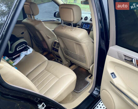 Чорний Мерседес М-Клас, об'ємом двигуна 2.99 л та пробігом 320 тис. км за 10000 $, фото 18 на Automoto.ua