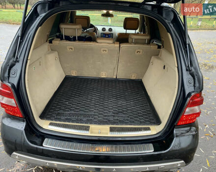 Чорний Мерседес М-Клас, об'ємом двигуна 2.99 л та пробігом 320 тис. км за 10000 $, фото 16 на Automoto.ua