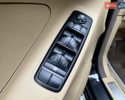 Чорний Мерседес М-Клас, об'ємом двигуна 2.99 л та пробігом 320 тис. км за 10000 $, фото 9 на Automoto.ua