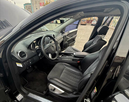 Черный Мерседес М-Класс, объемом двигателя 3.5 л и пробегом 156 тыс. км за 13700 $, фото 5 на Automoto.ua