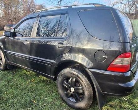 Черный Мерседес М-Класс, объемом двигателя 3.72 л и пробегом 398 тыс. км за 6000 $, фото 3 на Automoto.ua