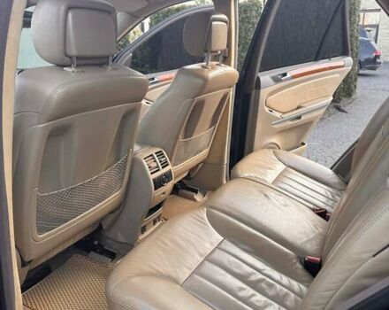 Черный Мерседес М-Класс, объемом двигателя 3.5 л и пробегом 290 тыс. км за 8700 $, фото 7 на Automoto.ua