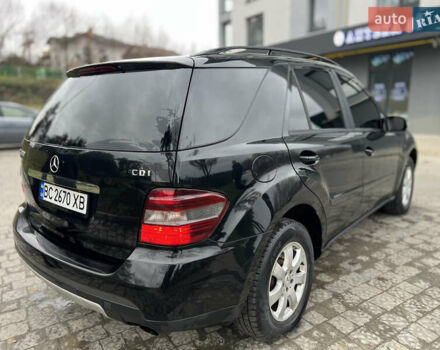 Черный Мерседес М-Класс, объемом двигателя 2.99 л и пробегом 350 тыс. км за 8700 $, фото 8 на Automoto.ua