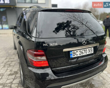 Черный Мерседес М-Класс, объемом двигателя 2.99 л и пробегом 350 тыс. км за 8700 $, фото 7 на Automoto.ua