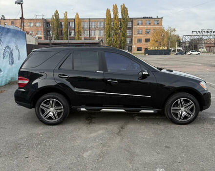 Черный Мерседес М-Класс, объемом двигателя 3.5 л и пробегом 156 тыс. км за 13700 $, фото 4 на Automoto.ua