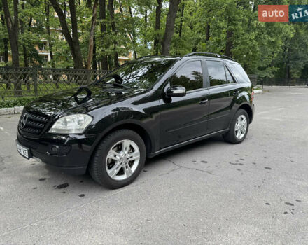 Черный Мерседес М-Класс, объемом двигателя 2.99 л и пробегом 289 тыс. км за 12500 $, фото 1 на Automoto.ua