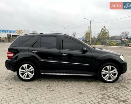 Черный Мерседес М-Класс, объемом двигателя 2.99 л и пробегом 398 тыс. км за 10800 $, фото 9 на Automoto.ua