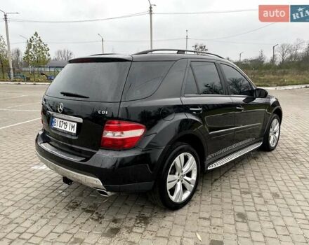 Черный Мерседес М-Класс, объемом двигателя 2.99 л и пробегом 398 тыс. км за 10800 $, фото 7 на Automoto.ua