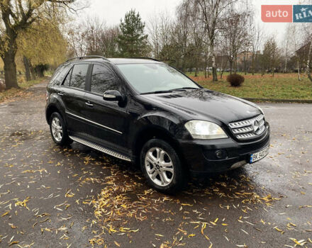 Чорний Мерседес М-Клас, об'ємом двигуна 2.99 л та пробігом 320 тис. км за 10000 $, фото 6 на Automoto.ua