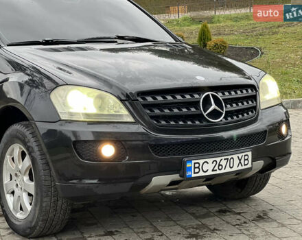 Черный Мерседес М-Класс, объемом двигателя 2.99 л и пробегом 350 тыс. км за 8700 $, фото 5 на Automoto.ua