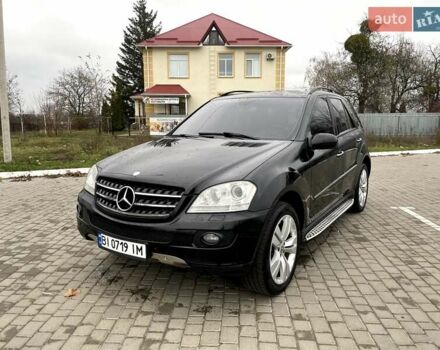 Черный Мерседес М-Класс, объемом двигателя 2.99 л и пробегом 398 тыс. км за 10800 $, фото 1 на Automoto.ua