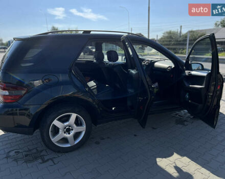 Черный Мерседес М-Класс, объемом двигателя 3 л и пробегом 337 тыс. км за 11500 $, фото 5 на Automoto.ua