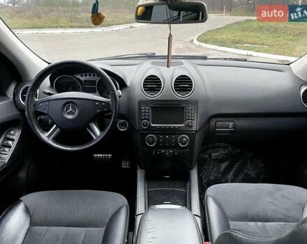 Черный Мерседес М-Класс, объемом двигателя 2.99 л и пробегом 398 тыс. км за 10800 $, фото 19 на Automoto.ua