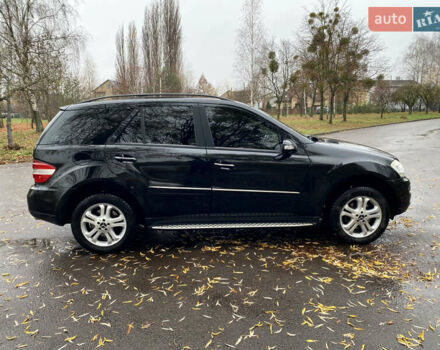 Чорний Мерседес М-Клас, об'ємом двигуна 2.99 л та пробігом 320 тис. км за 10000 $, фото 5 на Automoto.ua