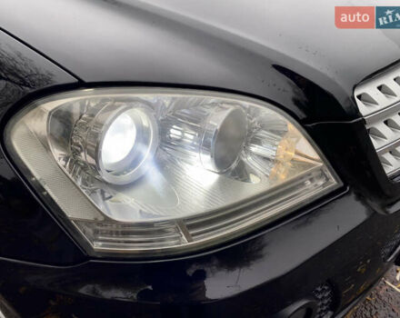 Чорний Мерседес М-Клас, об'ємом двигуна 2.99 л та пробігом 320 тис. км за 10000 $, фото 23 на Automoto.ua