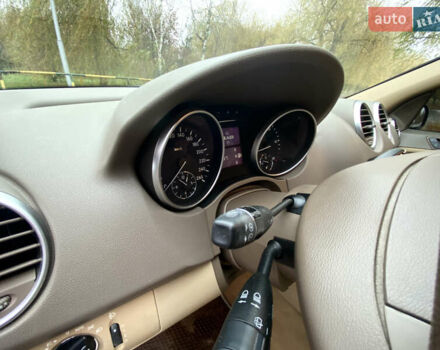 Чорний Мерседес М-Клас, об'ємом двигуна 2.99 л та пробігом 320 тис. км за 10000 $, фото 11 на Automoto.ua