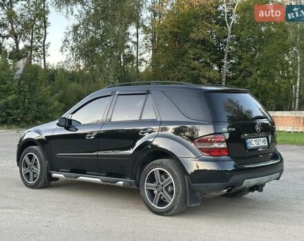 Мерседес М-Клас 2006 у Старом Самборе на Automoto.ua Чорний Мерседес М-Клас, об'ємом двигуна 3.5 л та пробігом 293 тис. км за 8800 $, фото 6 на Automoto.ua
