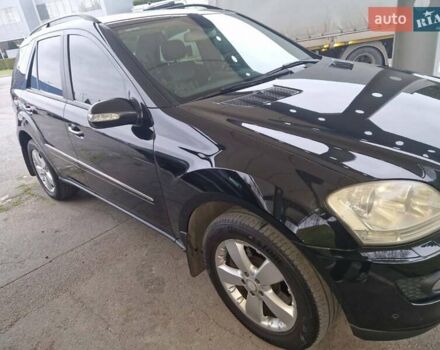 Чорний Мерседес М-Клас, об'ємом двигуна 4.97 л та пробігом 187 тис. км за 10000 $, фото 1 на Automoto.ua