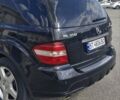 Черный Мерседес М-Класс, объемом двигателя 3.5 л и пробегом 275 тыс. км за 10000 $, фото 18 на Automoto.ua