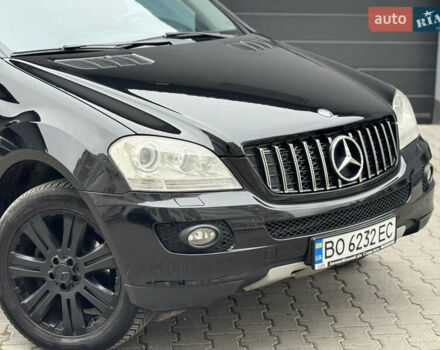 Черный Мерседес М-Класс, объемом двигателя 3 л и пробегом 386 тыс. км за 10999 $, фото 5 на Automoto.ua