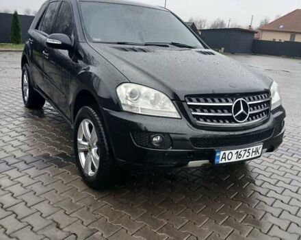 Черный Мерседес М-Класс, объемом двигателя 3 л и пробегом 350 тыс. км за 11400 $, фото 2 на Automoto.ua