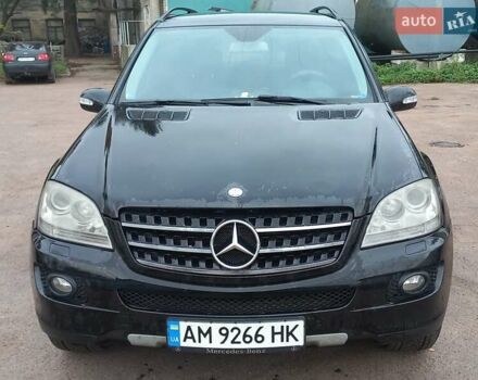 Чорний Мерседес М-Клас, об'ємом двигуна 3 л та пробігом 350 тис. км за 10500 $, фото 2 на Automoto.ua