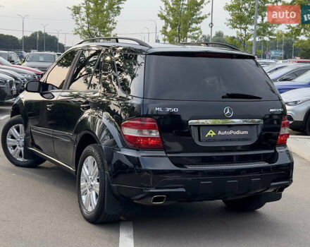 Черный Мерседес М-Класс, объемом двигателя 3.5 л и пробегом 282 тыс. км за 8777 $, фото 3 на Automoto.ua