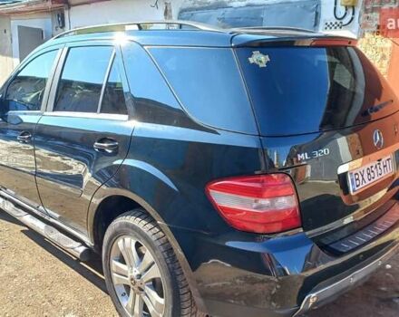 Черный Мерседес М-Класс, объемом двигателя 3 л и пробегом 362 тыс. км за 9000 $, фото 7 на Automoto.ua