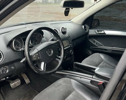 Черный Мерседес М-Класс, объемом двигателя 3 л и пробегом 300 тыс. км за 6599 $, фото 10 на Automoto.ua