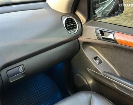 Черный Мерседес М-Класс, объемом двигателя 3.5 л и пробегом 214 тыс. км за 10940 $, фото 20 на Automoto.ua