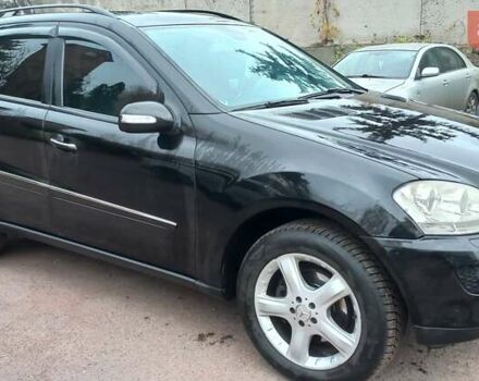 Чорний Мерседес М-Клас, об'ємом двигуна 3 л та пробігом 350 тис. км за 10500 $, фото 1 на Automoto.ua