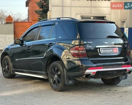 Черный Мерседес М-Класс, объемом двигателя 3.5 л и пробегом 214 тыс. км за 10940 $, фото 5 на Automoto.ua