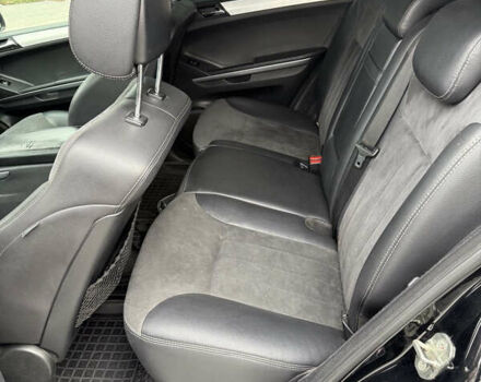 Черный Мерседес М-Класс, объемом двигателя 3.5 л и пробегом 250 тыс. км за 7900 $, фото 7 на Automoto.ua