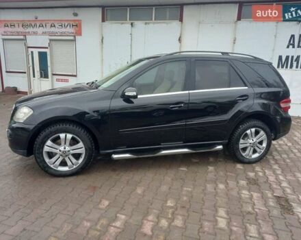 Черный Мерседес М-Класс, объемом двигателя 3 л и пробегом 366 тыс. км за 10500 $, фото 8 на Automoto.ua