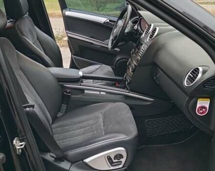 Черный Мерседес М-Класс, объемом двигателя 3.5 л и пробегом 176 тыс. км за 9000 $, фото 7 на Automoto.ua