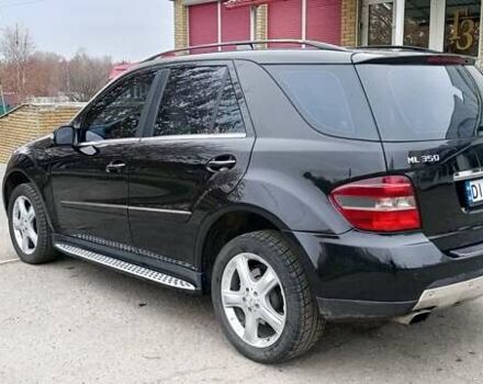 Черный Мерседес М-Класс, объемом двигателя 3.5 л и пробегом 176 тыс. км за 9000 $, фото 18 на Automoto.ua