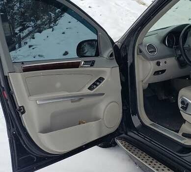 Мерседес М-Класс 2006 в Буковеле на Automoto.ua Черный Мерседес М-Класс, объемом двигателя 3 л и пробегом 290 тыс. км за 11500 $, фото 6 на Automoto.ua