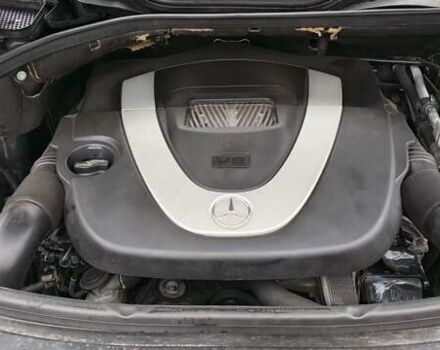 Черный Мерседес М-Класс, объемом двигателя 3.5 л и пробегом 176 тыс. км за 9000 $, фото 30 на Automoto.ua