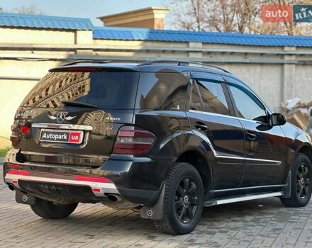 Черный Мерседес М-Класс, объемом двигателя 3.5 л и пробегом 214 тыс. км за 10940 $, фото 3 на Automoto.ua