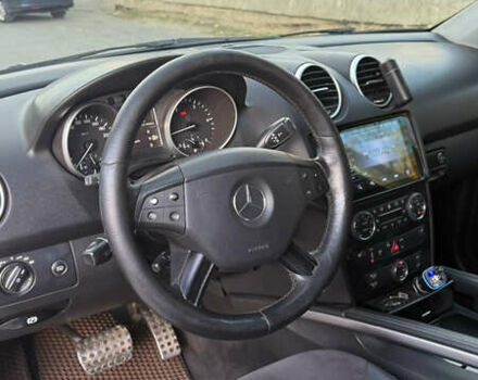 Черный Мерседес М-Класс, объемом двигателя 2.99 л и пробегом 293 тыс. км за 11000 $, фото 15 на Automoto.ua